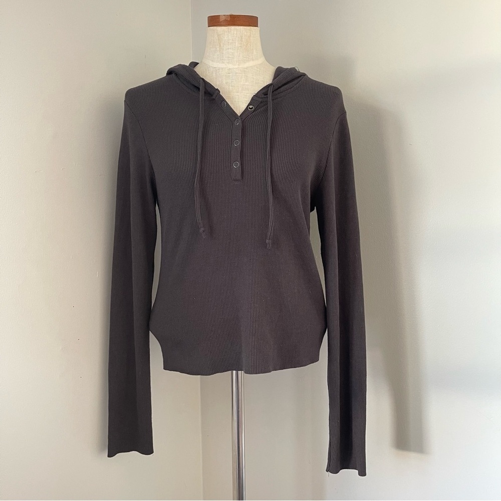 American Eagle Outfitters Gray ribbed Henley with hood size XL EUC